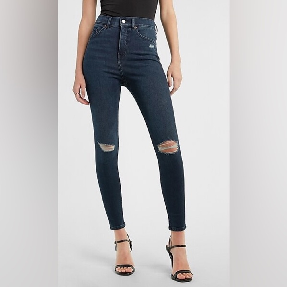 NWT Express Women’s Super High Waisted Dark Wash Ripped Supersoft Skinny Jeans 6